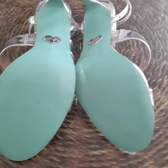 Betsey Johnson Shoes - Picture 4 of 4